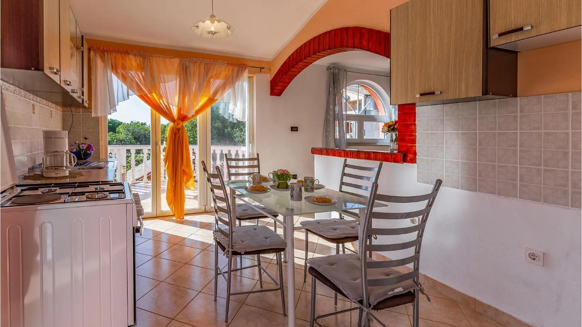 Lovely Home In Sisan With Kitchen 克罗地亚