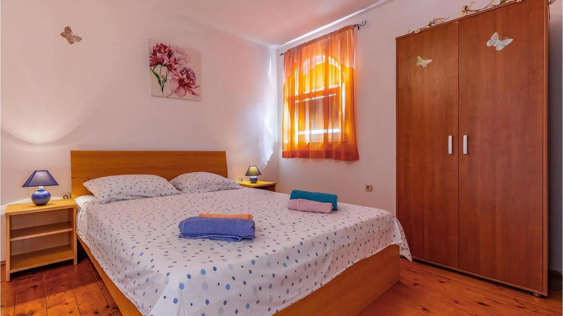 度假居 Lovely Home In Sisan With Kitchen